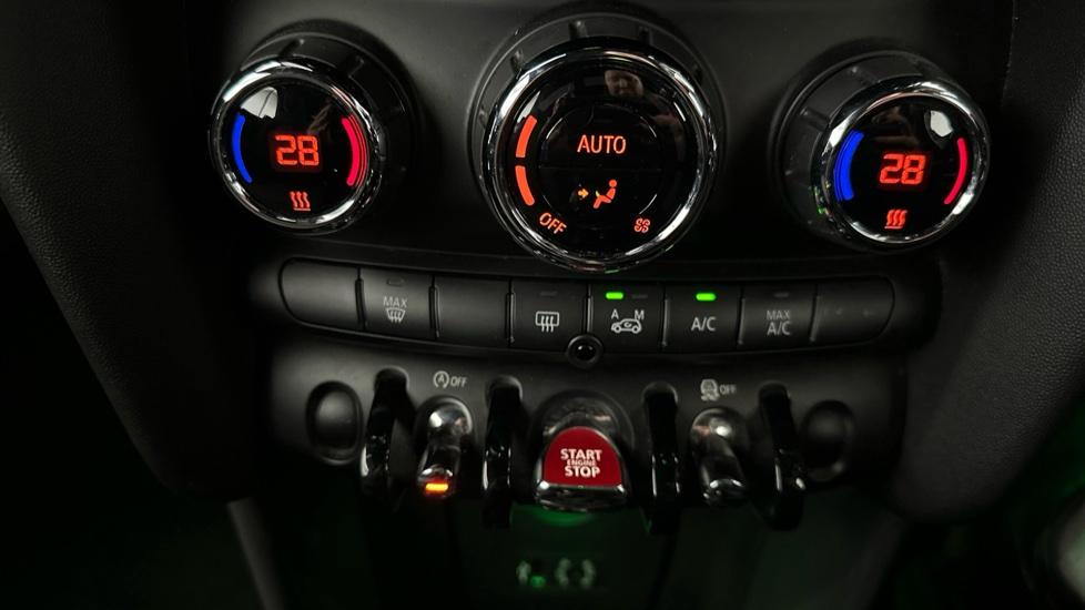 Air Conditioning /Dual Climate Control /Auto Stop/Start 