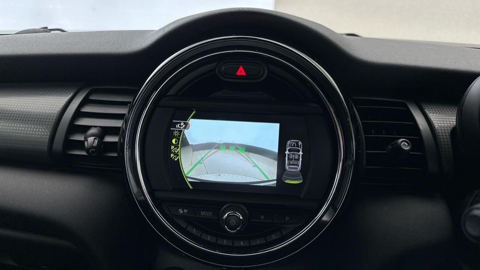 Rear View Camera/Park Pilot 