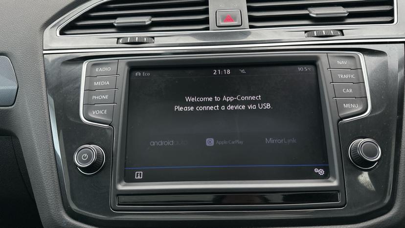 Apple Car Play & Android Auto