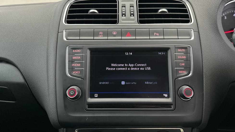 Apple Car Play & Android Auto