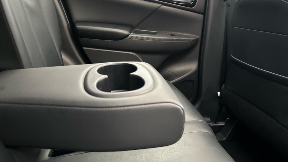 Rear Armrest/ Cup Holder