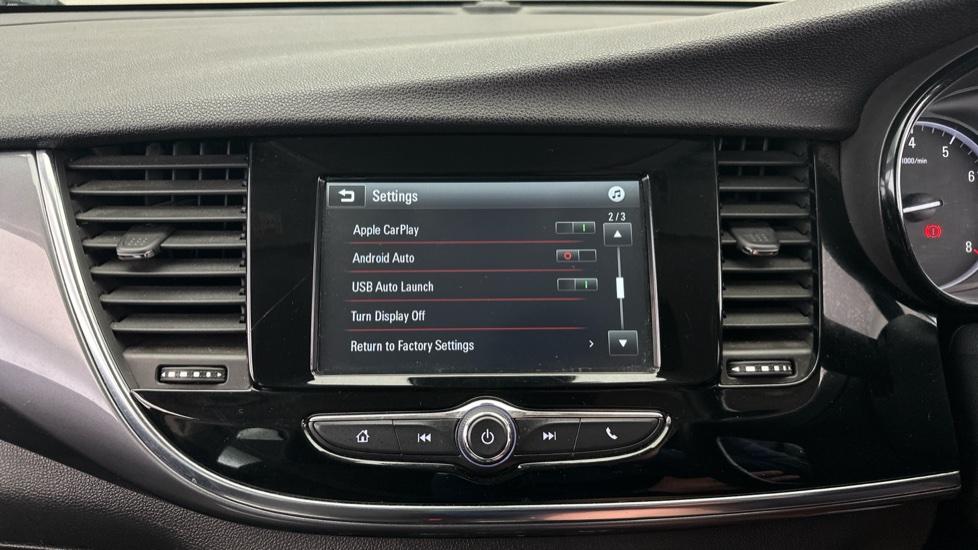 Apple Car Play & Android Auto