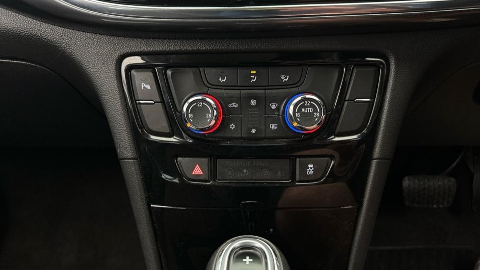 Dual Climate Control / Air Conditioning 