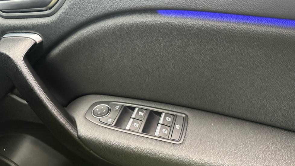 Electric Windows / Wing Mirrors / Ambient Lighting 