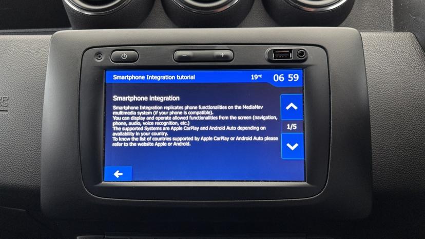 Apple CarPlay / Android Auto 