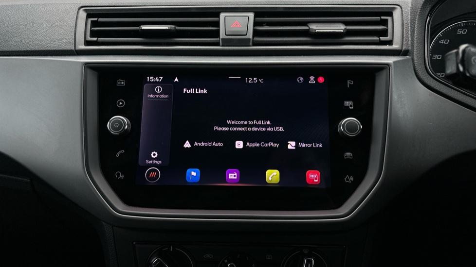 Apple Car Play & Android Auto