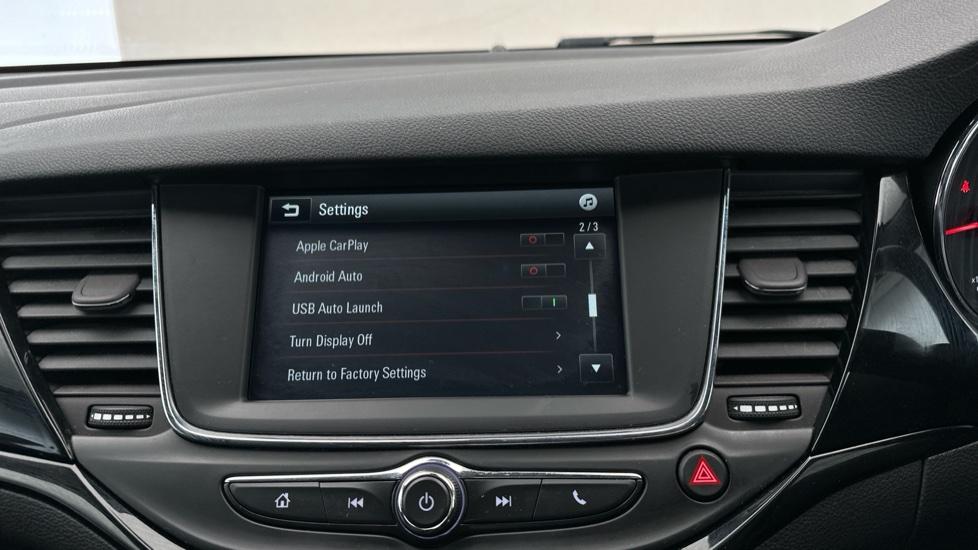 Apple Car Play & Android Auto