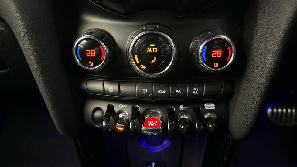 Dual Climate Control / Air Conditioning / Auto Stop/Start