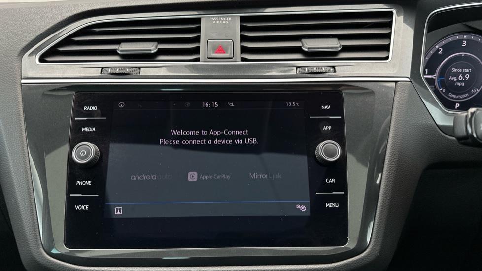 Apple Car Play & Android Auto