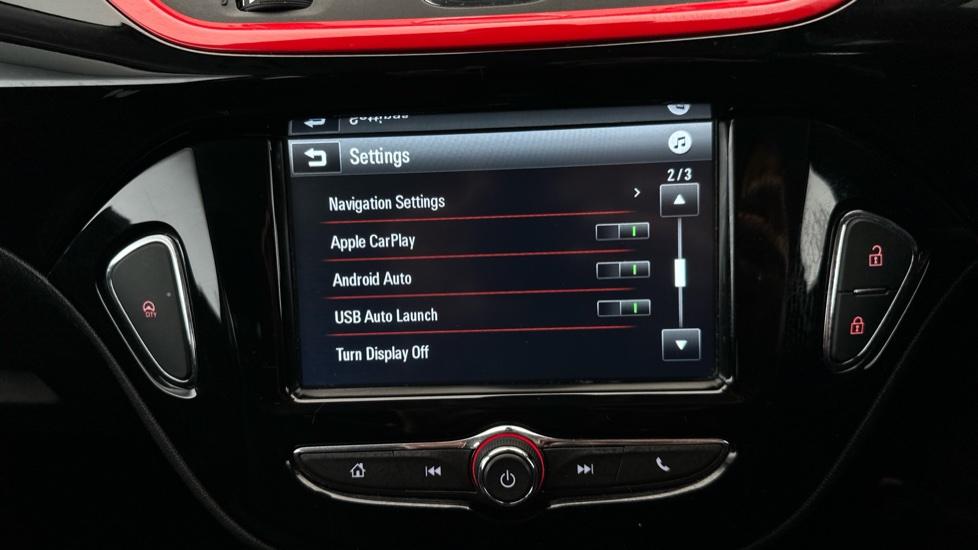 Apple Car Play & Android Auto