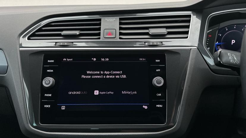 Apple Car Play & Android Auto