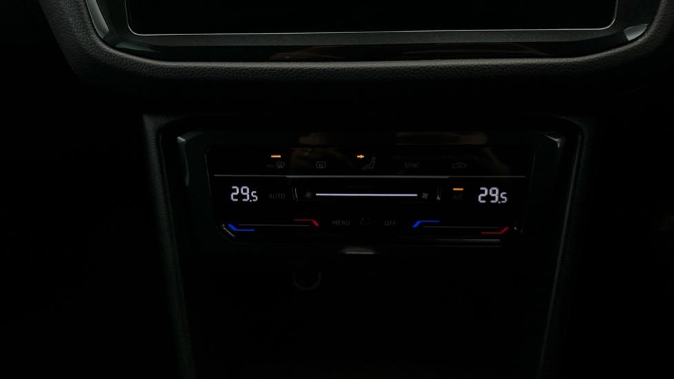 Air Conditioning /Dual Climate Control 