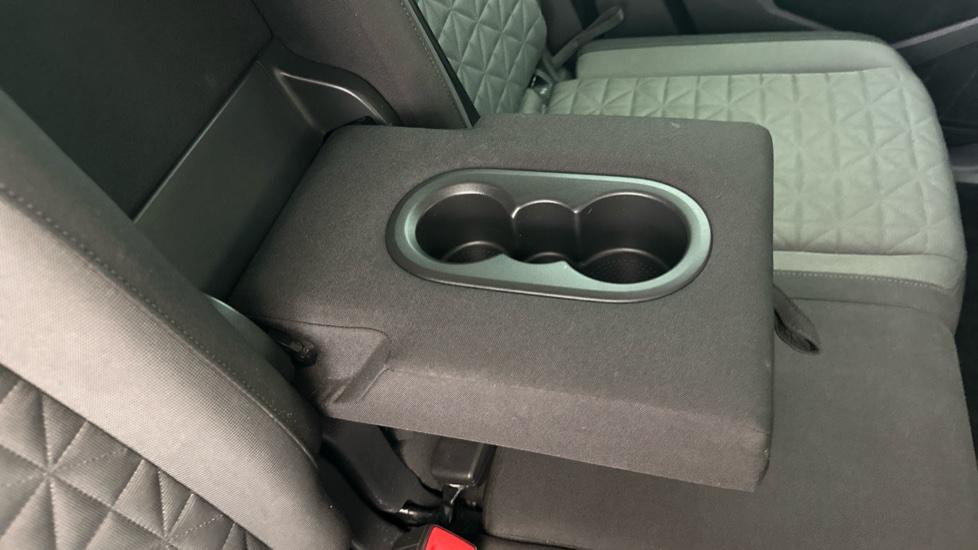 Rear Armrest/ Cup Holder