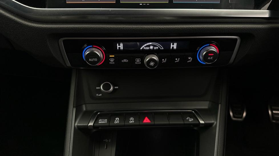 Auto Stop/Start/Air Conditioning /Dual Climate Control 