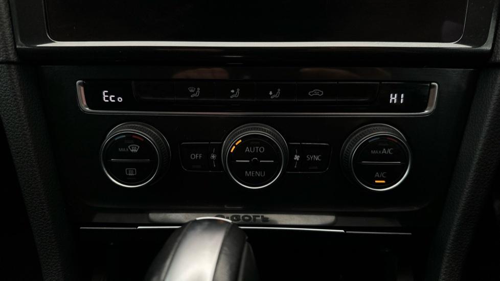 Air Conditioning /Dual Climate Control 