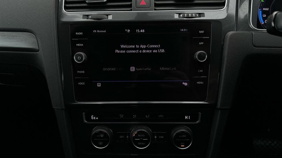 Apple Car Play & Android Auto