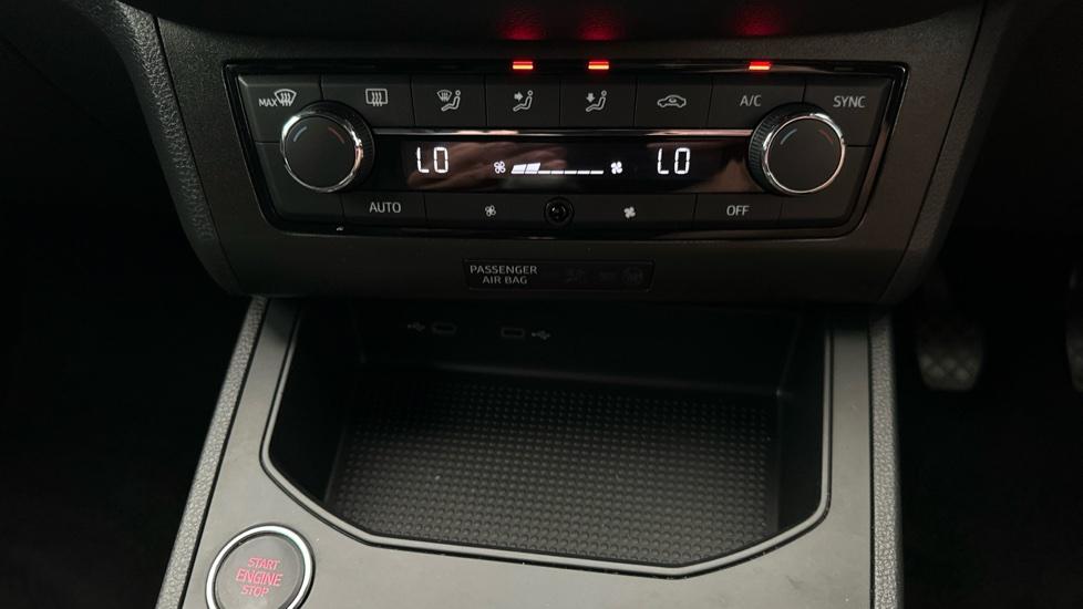 Dual Climate Control / Air Conditioning 