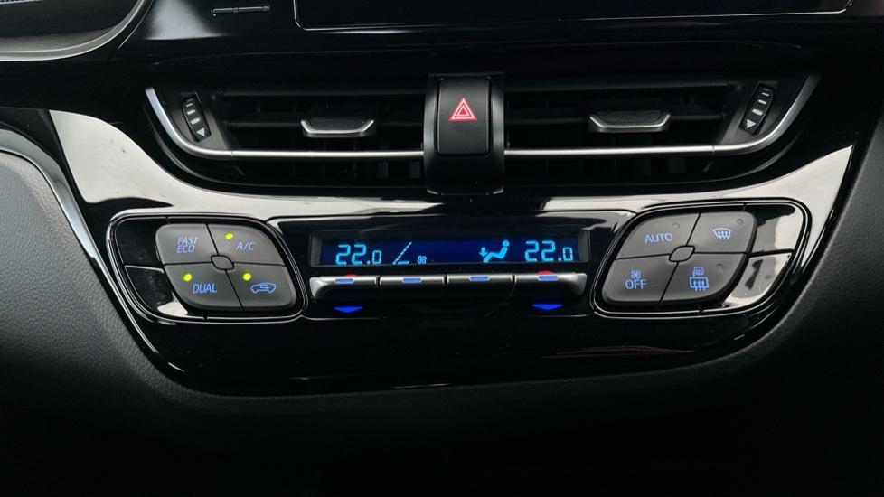 Dual Climate Control  / Air Conditioning 