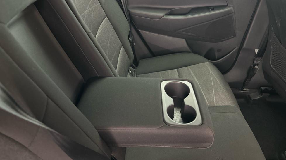 Rear Armrest/ Cup Holder