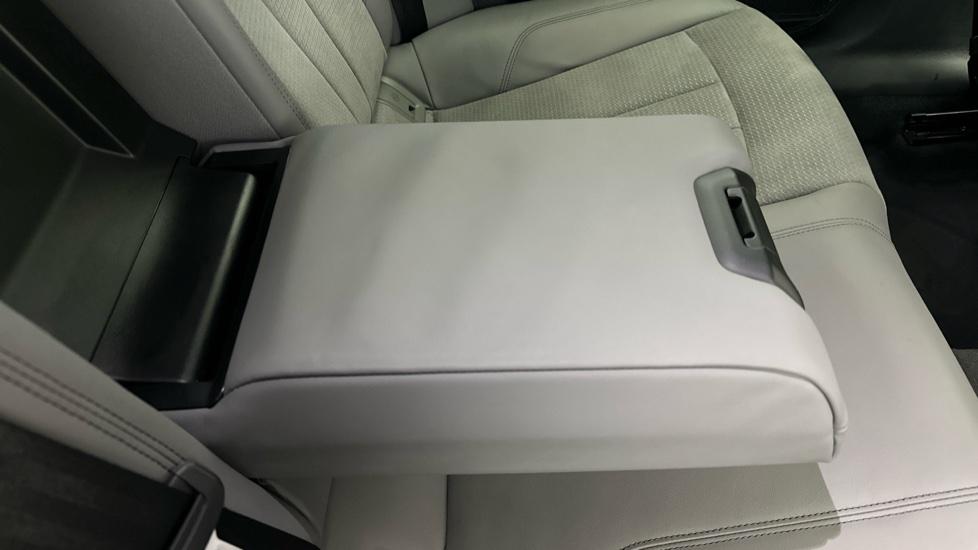 Rear Armrest/ Cup Holder