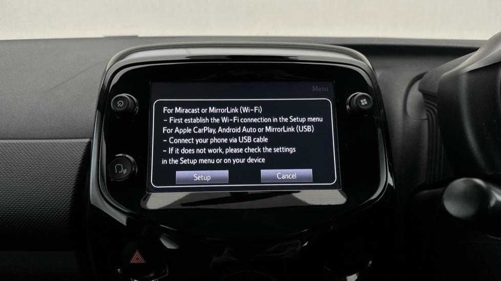 Apple Car Play & Android Auto