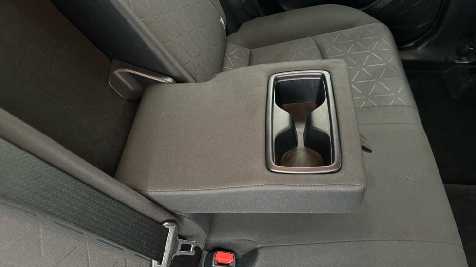 Rear Armrest/ Cup Holder