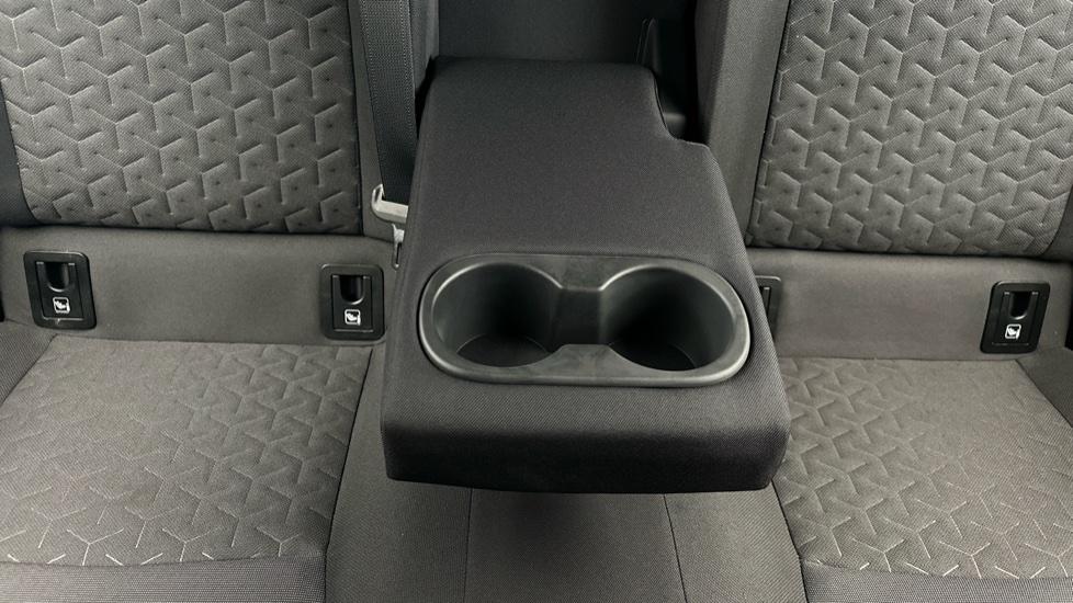 Rear Armrest/ Cup Holder