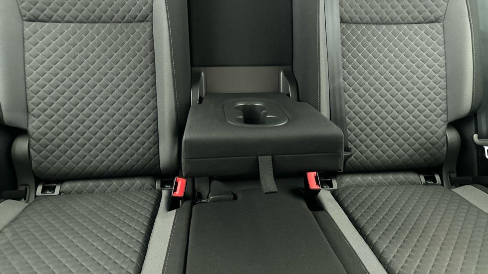 Rear Armrest/ Cup Holder