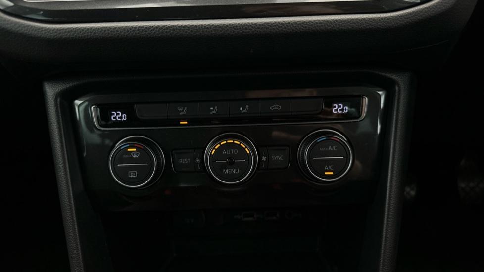 Air Conditioning /Dual Climate Control 