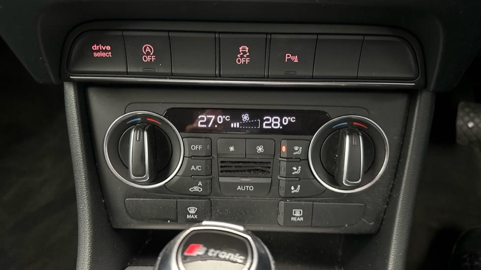 Air Conditioning /Dual Climate Control / Auto Stop/Start 