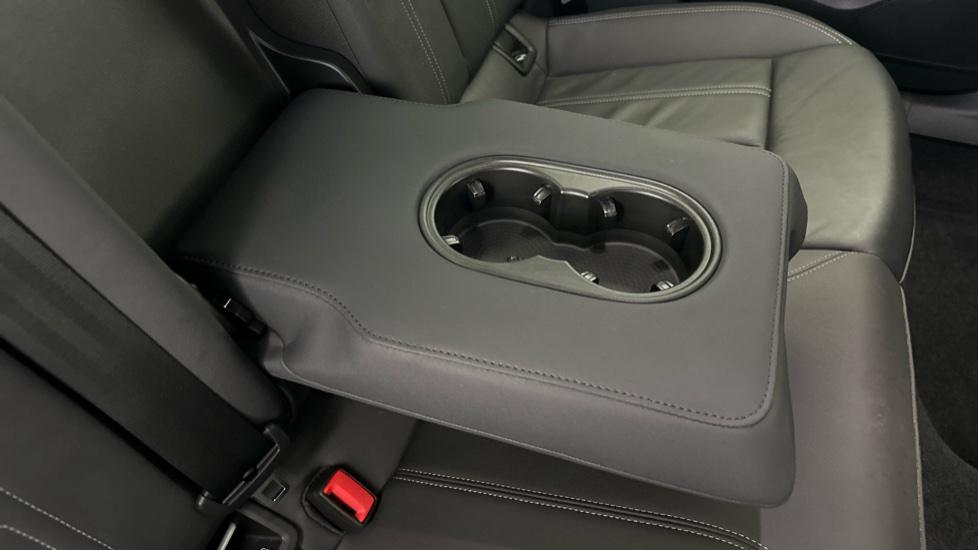 Rear Armrest/ Cup Holder