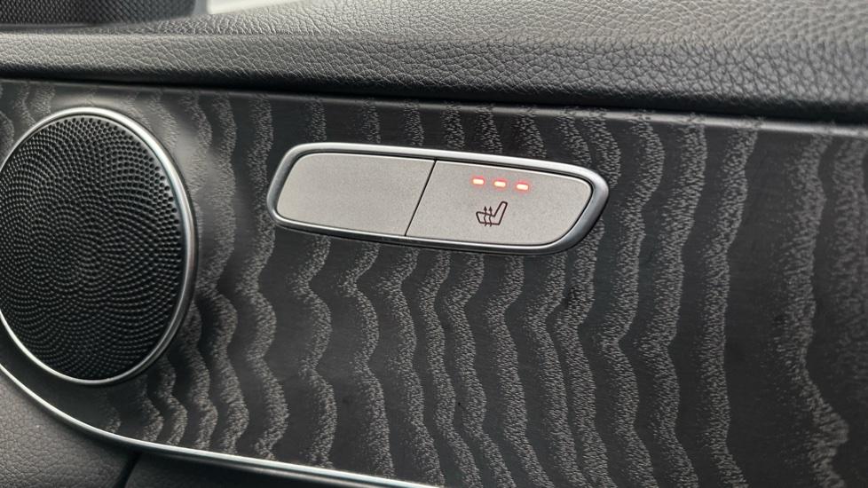 Heated Seats 