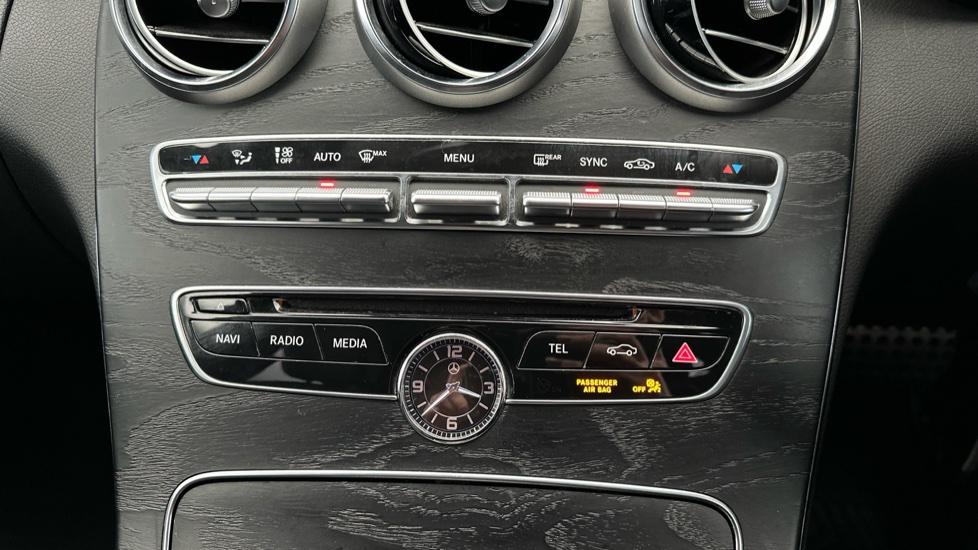 Air Conditioning /Dual Climate Control 