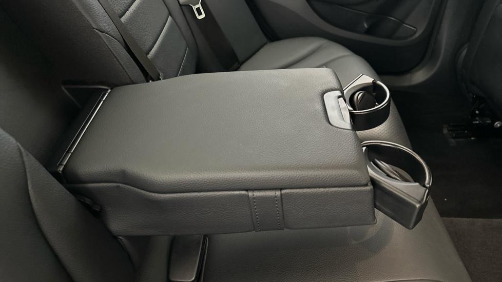 Rear Armrest/ Cup Holder