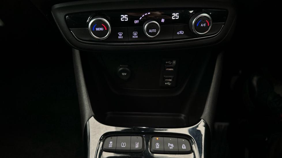 Air Conditioning /Dual Climate Control /Auto Stop/Start/Lane Assist 