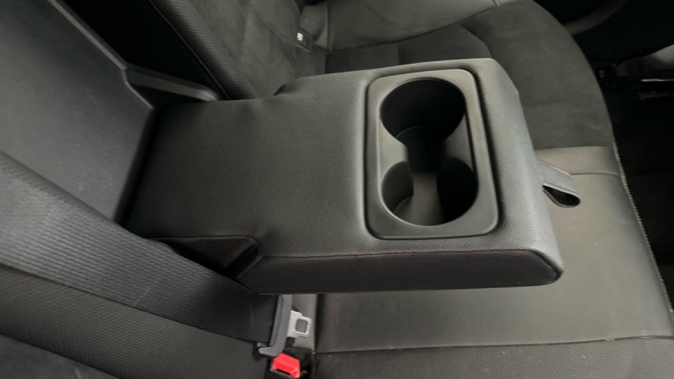 Rear Armrest/ Cup Holder