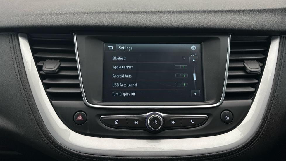 Apple Car Play & Android Auto