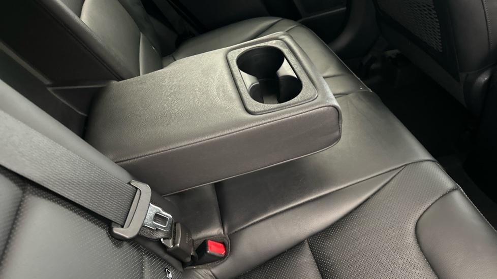 Rear Armrest/ Cup Holder