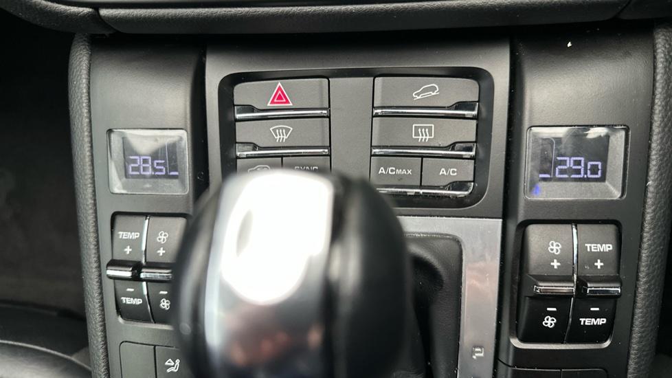 Air Conditioning /Dual Climate Control 