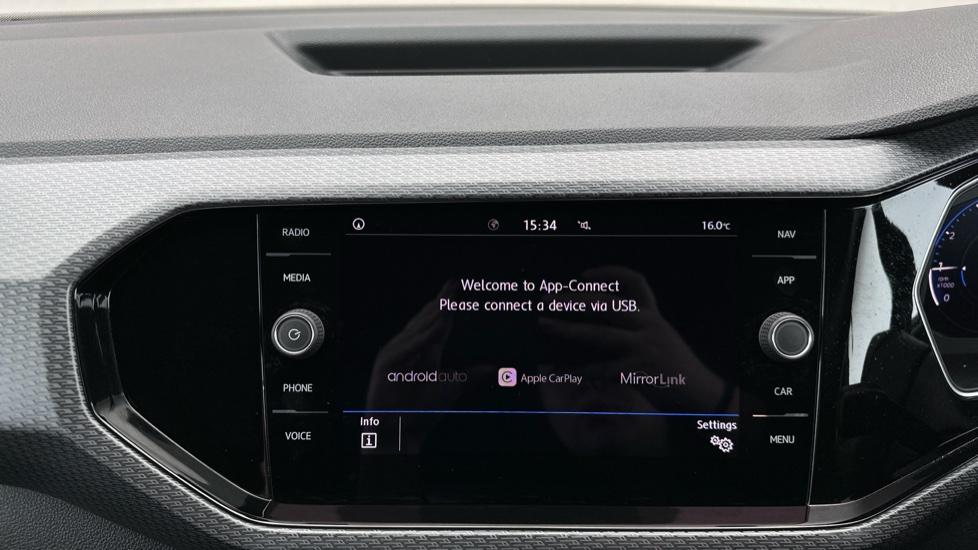 Apple Car Play & Android Auto