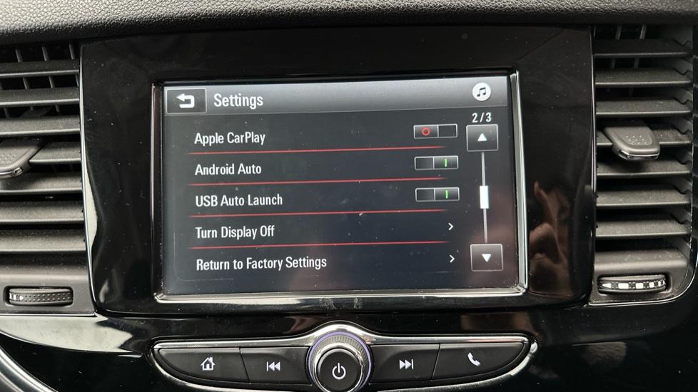 Apple CarPlay/Android Auto 