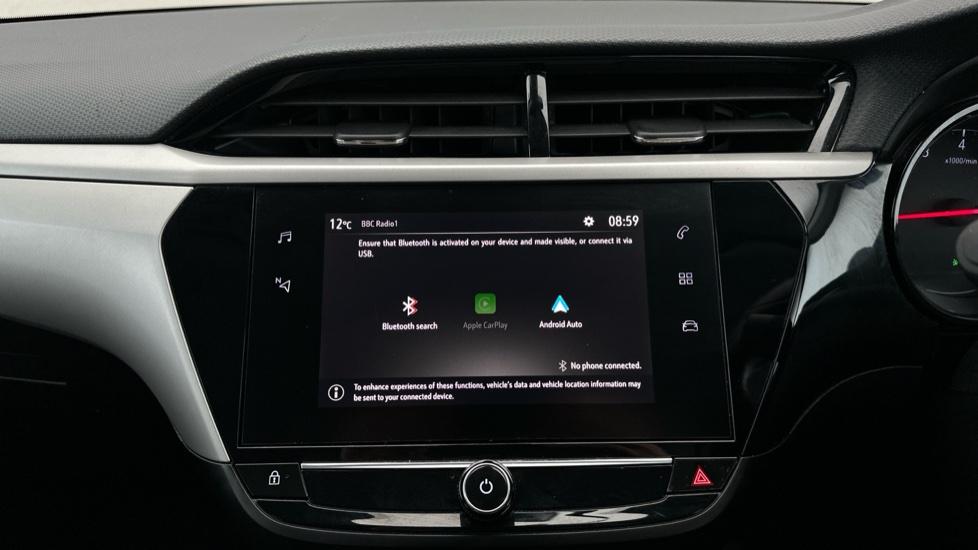 Bluetooth / Apple CarPlay / Android Auto 