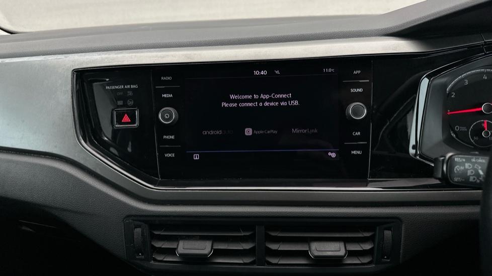 Apple Car Play & Android Auto