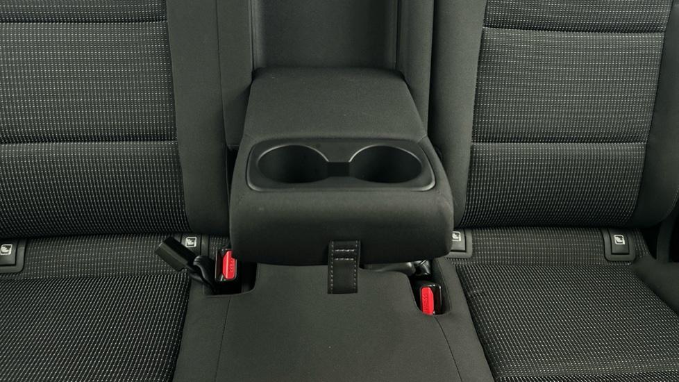 Rear Armrest/ Cup Holder