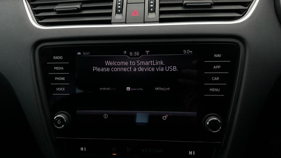 Apple Car Play & Android Auto