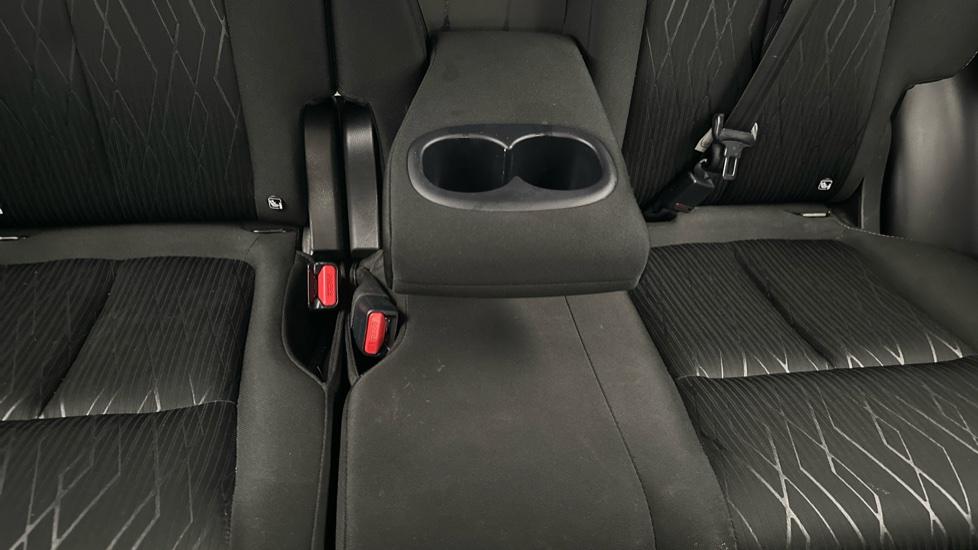 Rear Armrest/ Cup Holder