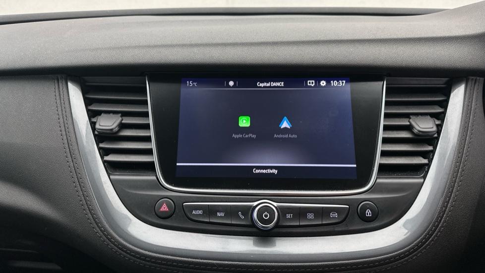 Apple Car Play & Android Auto