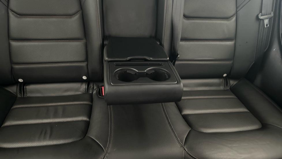 Rear Armrest/ Cup Holder