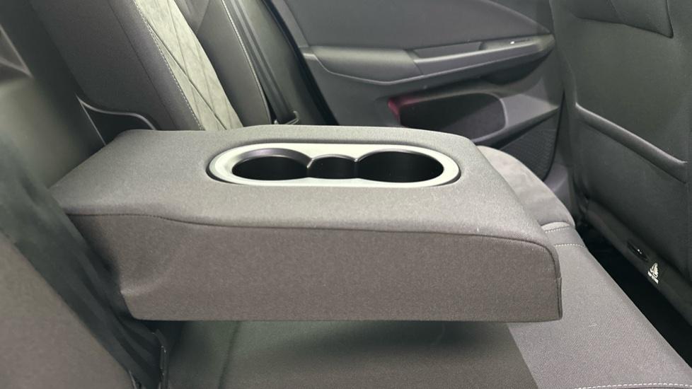 Rear Armrest/ Cup Holder