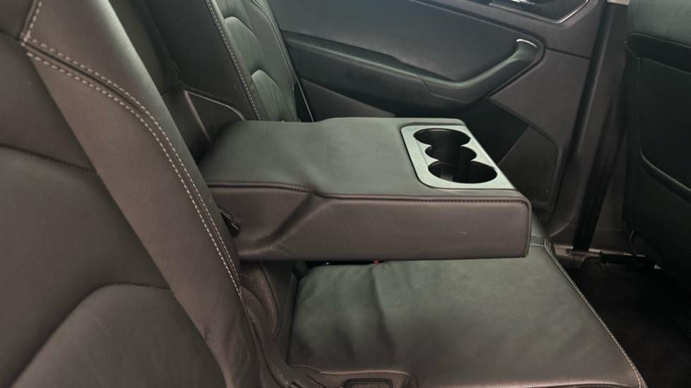 Rear Armrest/ Cup Holder